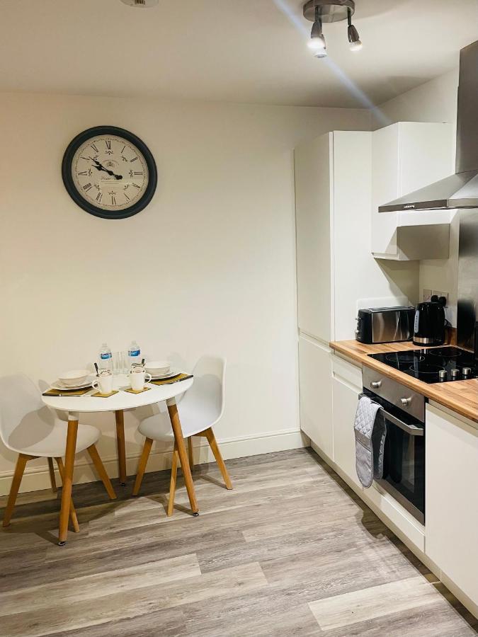 دربي #0509 Two Bedroom Serviced Apartment- Free Parking المظهر الخارجي الصورة